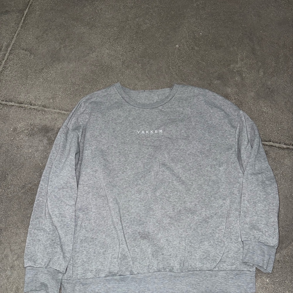 Yakkem Grey Sweatshirt – Size XXL – Cotton/Poly Blend – Gently Used